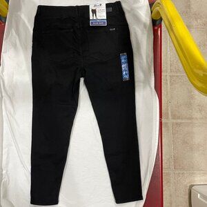 NWT Women's sz 20W Seven7 Black Plus Size Curvy Jeans High Rise Skinny Legging